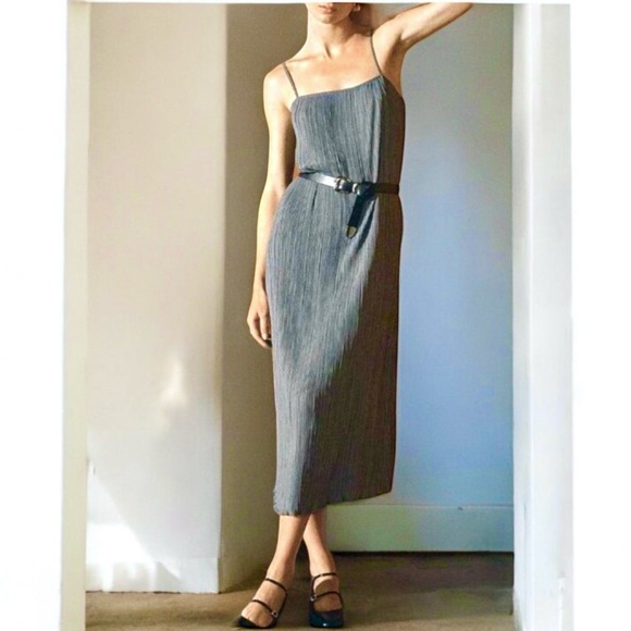 Madewell The Goldie Plissé Dress - Picture 2 of 14